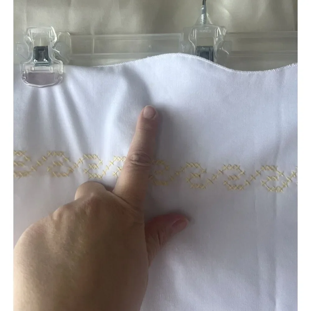 Vintage Hand Cross Stitch Floral Table Runner Tablecloth Scalloped Edge 48x24